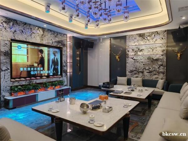 广州麓湖国际KTV高薪直聘模特/日结高薪+包住宿,无需经验带薪培训,梦想舞台即刻绽放 广州麓湖国际KTV高薪直聘模特/日结高薪+包住宿,无需经验带薪培训,梦想舞台即刻绽放