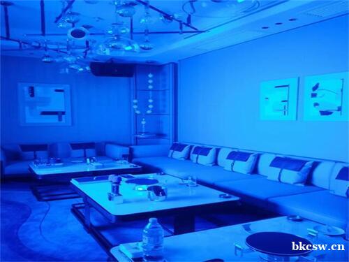 福州王座尊亨汇KTV高薪诚聘夜班服务员/前台/DJ,无任务压力,待遇优厚,日结福利多 福州王座尊亨汇KTV高薪诚聘夜班服务员/前台/DJ,无任务压力,待遇优厚,日结福利多