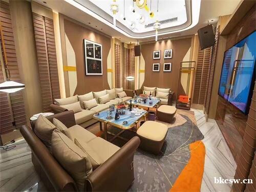 长沙夜场高薪诚聘模特/服务员,日结兼职全职均可,伯乐识才等你来 长沙夜场高薪诚聘模特/服务员,日结兼职全职均可,伯乐识才等你来